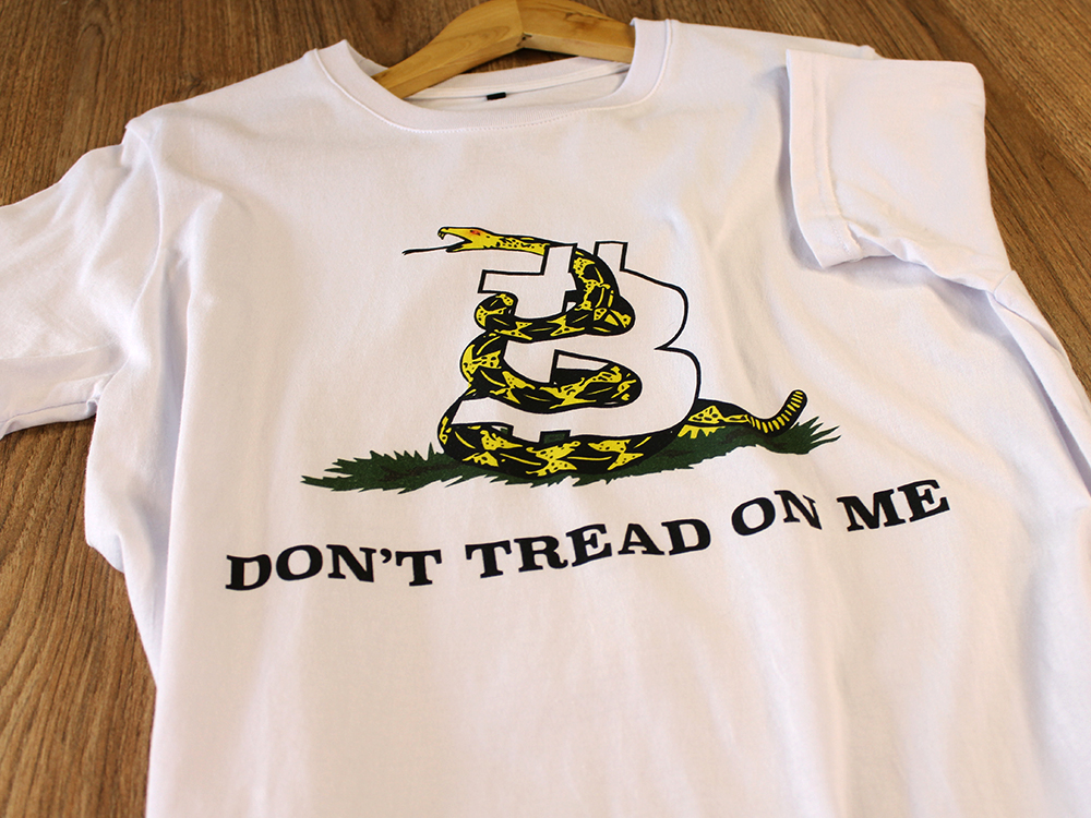 Remera Dont Tread blanca